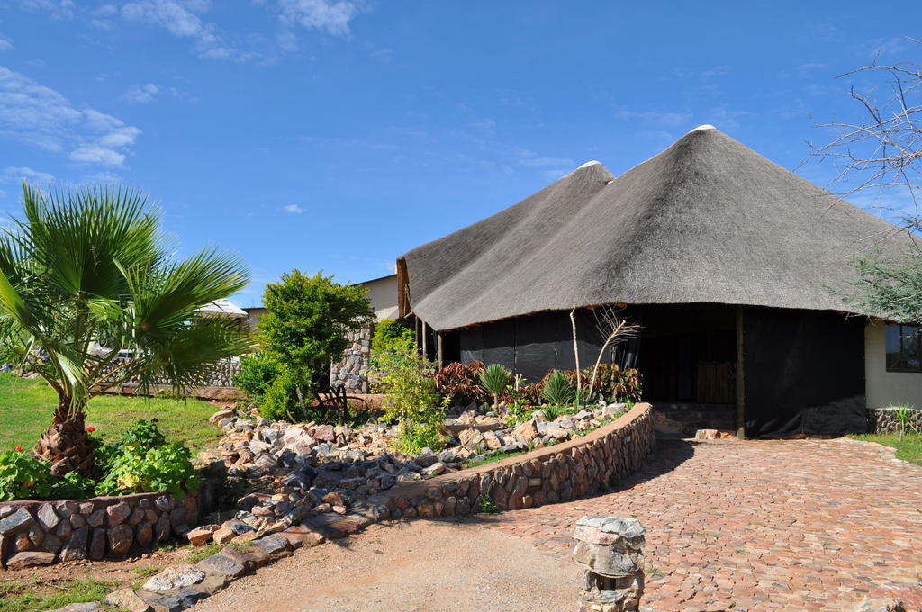 Etotongwe Lodge Outjo Bagian luar foto