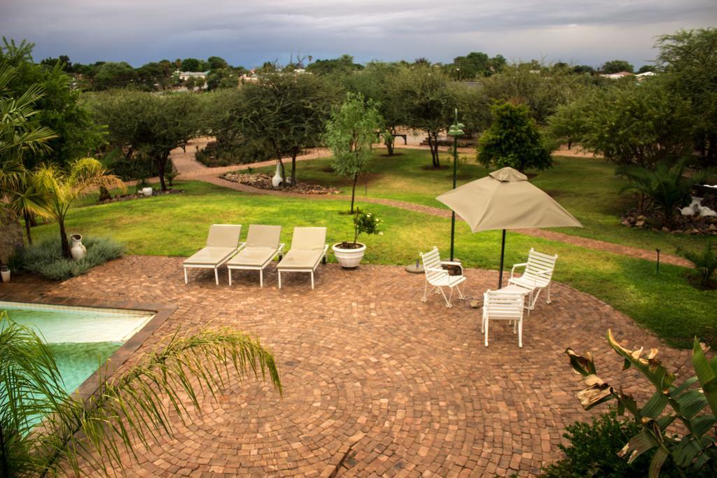 Etotongwe Lodge Outjo Bagian luar foto