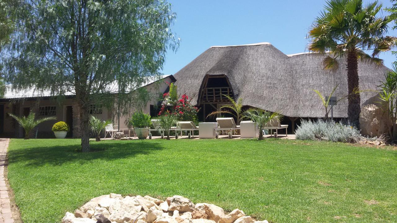 Etotongwe Lodge Outjo Bagian luar foto